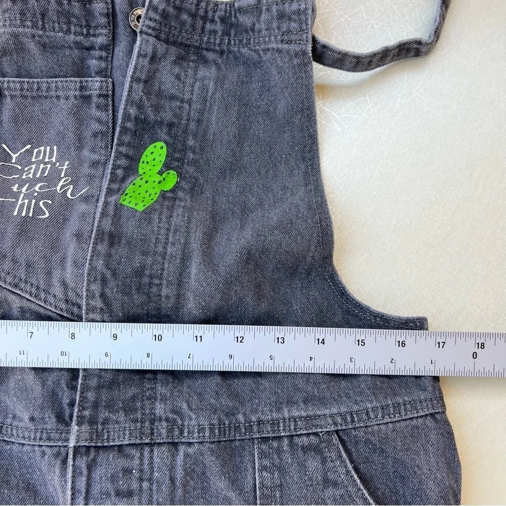 POL Cactus Pint Overalls with front pocket panels hidden buttons Women’s Size M